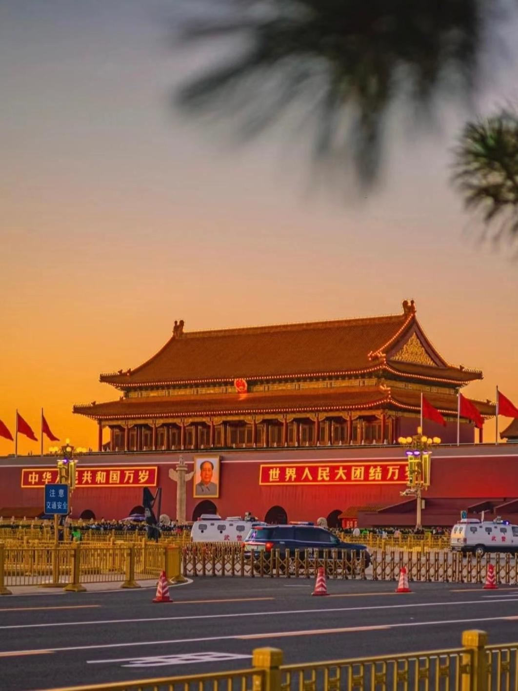 Happy Dragon Courtyard- Newly Renovated With French Windows, Near Tian'Anmen Forbidden City,Lama Temple And Heaven Temple, 3Minutes Walk From Subway,Fluent English Speaking With Tourist Sights Tickets Service ,Free Coffee &Laundry Service Peking Exterior foto