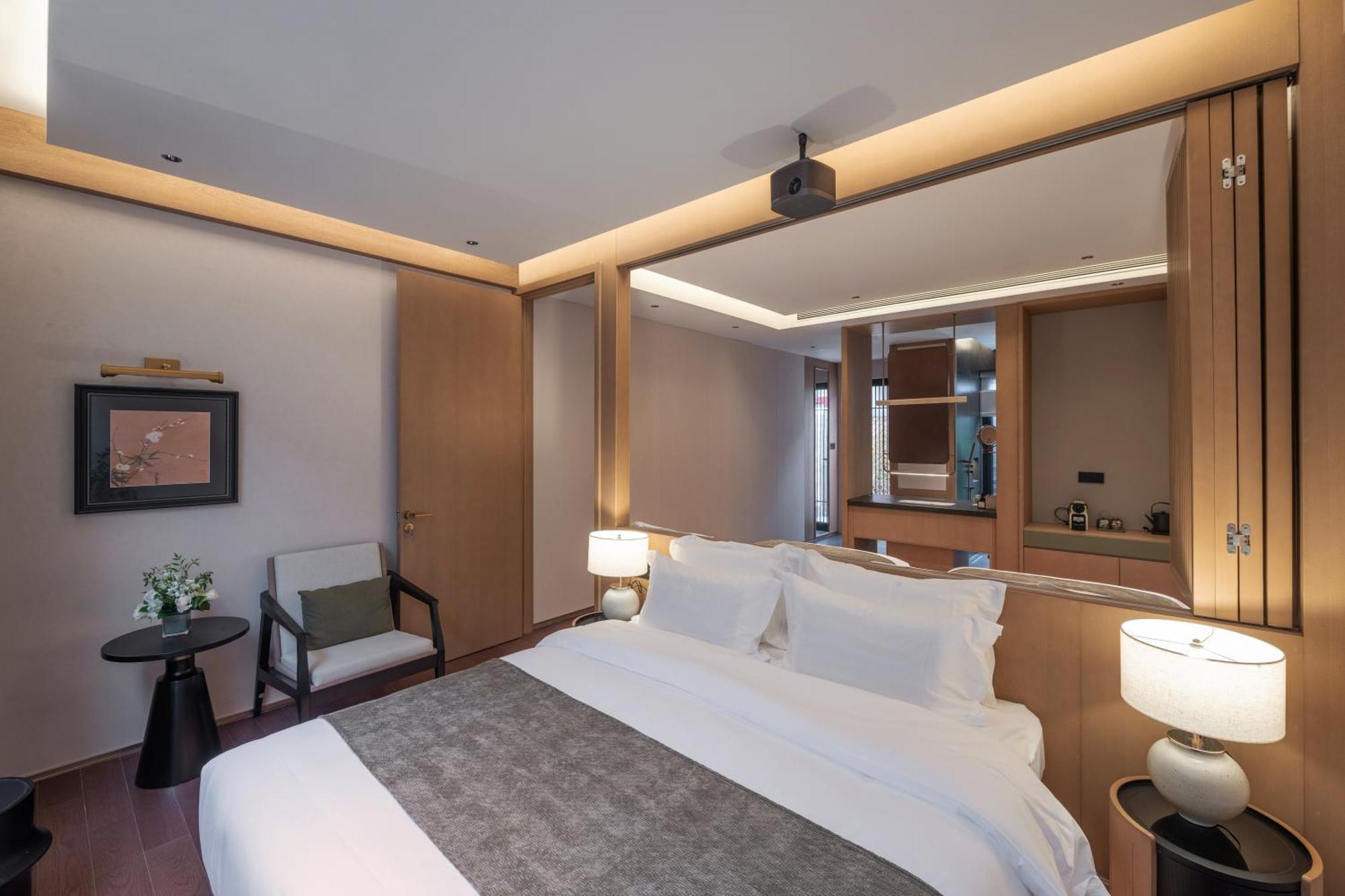 Happy Dragon Courtyard- Newly Renovated With French Windows, Near Tian'Anmen Forbidden City,Lama Temple And Heaven Temple, 3Minutes Walk From Subway,Fluent English Speaking With Tourist Sights Tickets Service ,Free Coffee &Laundry Service Peking Exterior foto