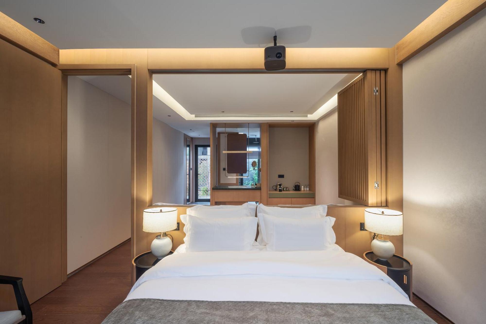 Happy Dragon Courtyard- Newly Renovated With French Windows, Near Tian'Anmen Forbidden City,Lama Temple And Heaven Temple, 3Minutes Walk From Subway,Fluent English Speaking With Tourist Sights Tickets Service ,Free Coffee &Laundry Service Peking Exterior foto