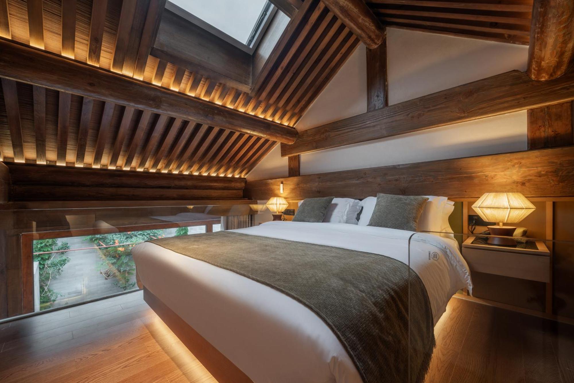 Happy Dragon Courtyard- Newly Renovated With French Windows, Near Tian'Anmen Forbidden City,Lama Temple And Heaven Temple, 3Minutes Walk From Subway,Fluent English Speaking With Tourist Sights Tickets Service ,Free Coffee &Laundry Service Peking Exterior foto