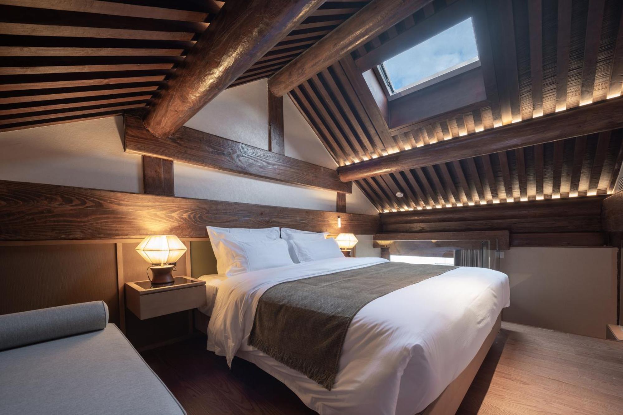 Happy Dragon Courtyard- Newly Renovated With French Windows, Near Tian'Anmen Forbidden City,Lama Temple And Heaven Temple, 3Minutes Walk From Subway,Fluent English Speaking With Tourist Sights Tickets Service ,Free Coffee &Laundry Service Peking Exterior foto